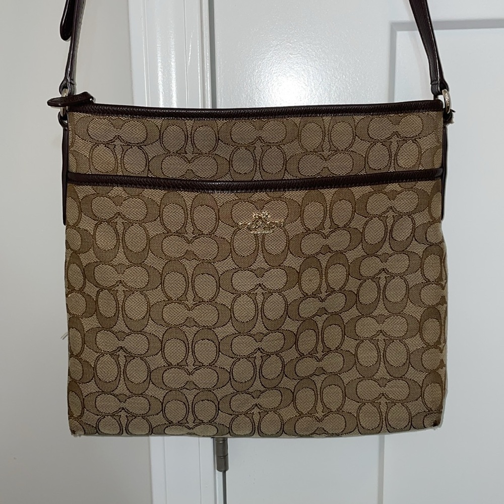 Coach | Signature shoulder crossbody canvas bag - Picture 2 of 16